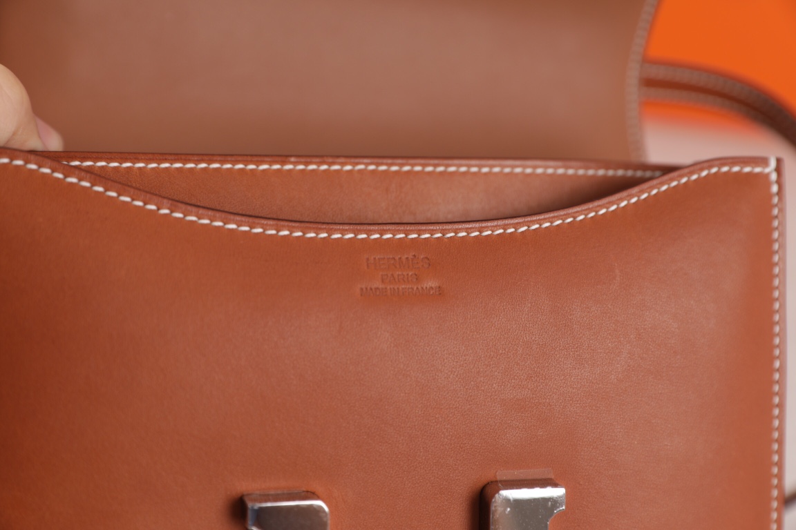 에르메스 콘스탄스18 골드브라운 은장 새들가죽